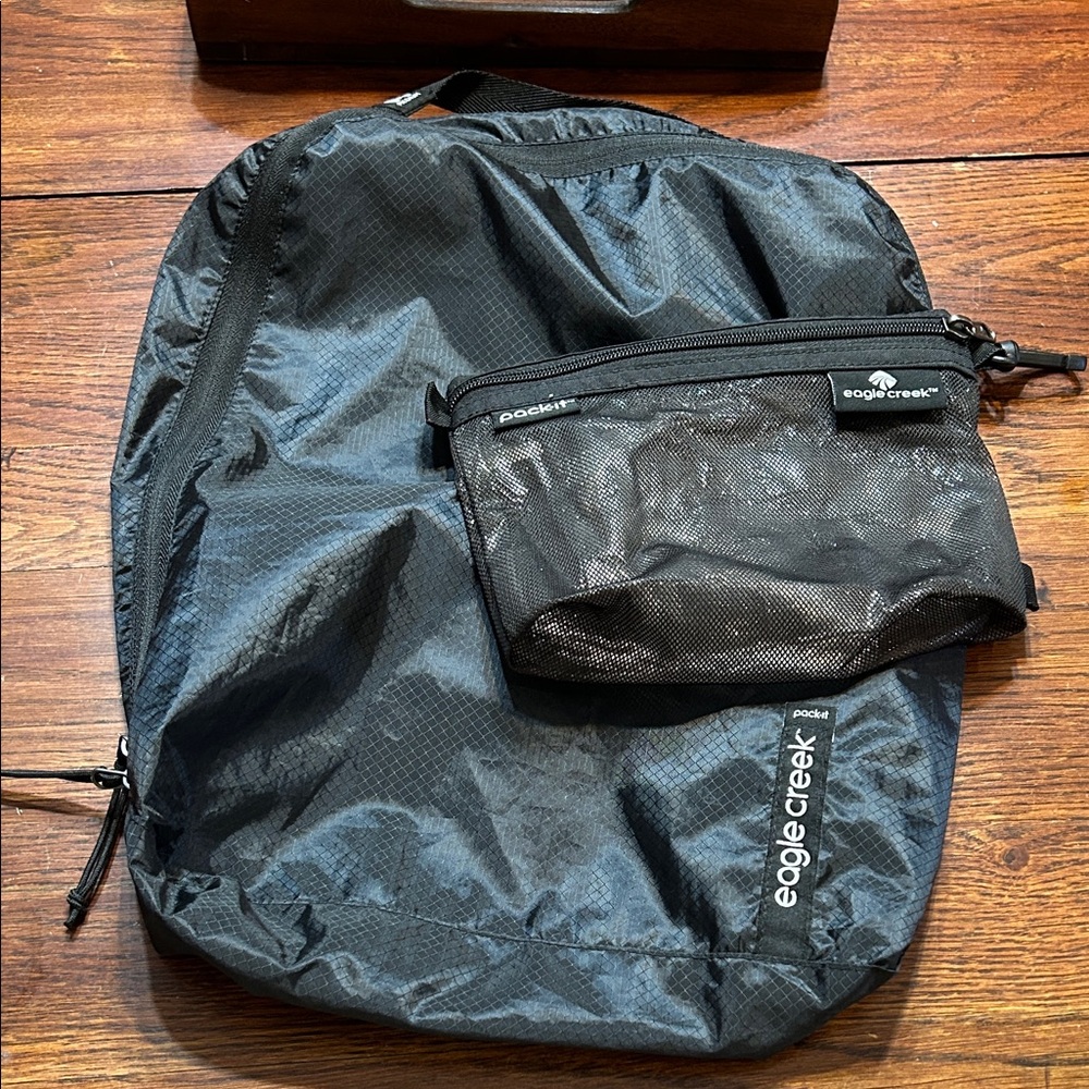 Eagle Creek Black Pack It Set Medium & Small Pouch